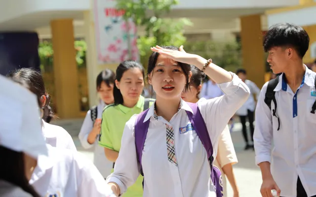 Trường THPT Chuyên Ngoại Ngữ