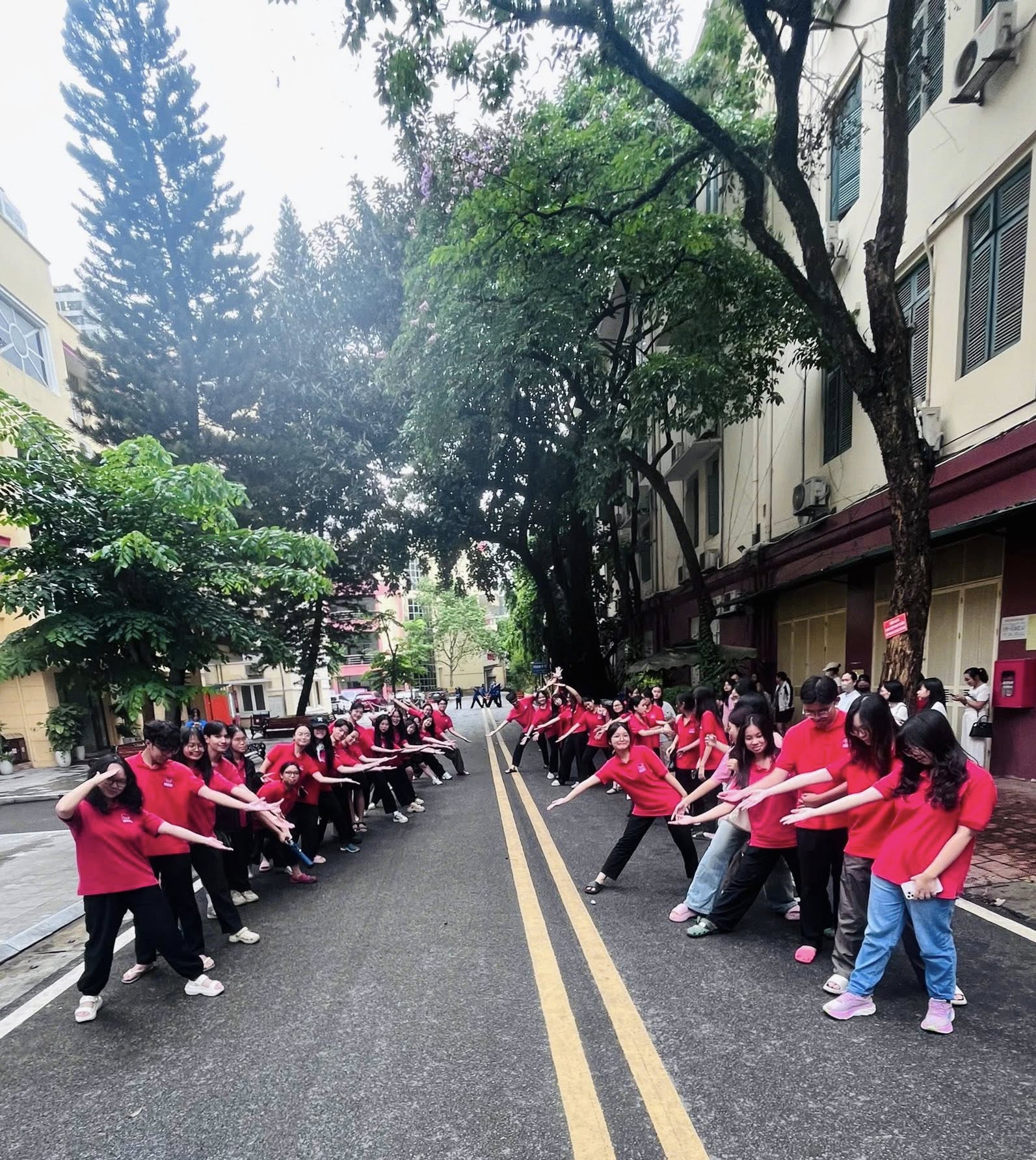 THPT Chuyên Khoa học Xã hội và Nhân văn